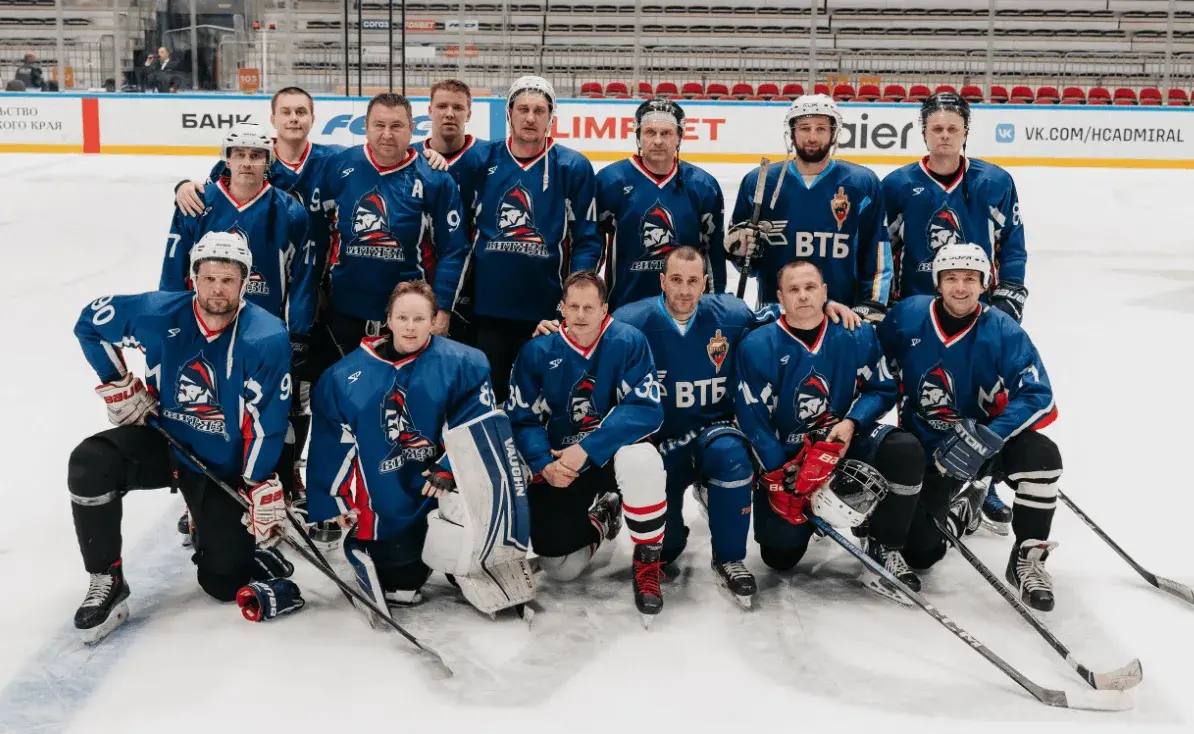 В Приморье сотрудники полиции стали призерами турнира по хоккею