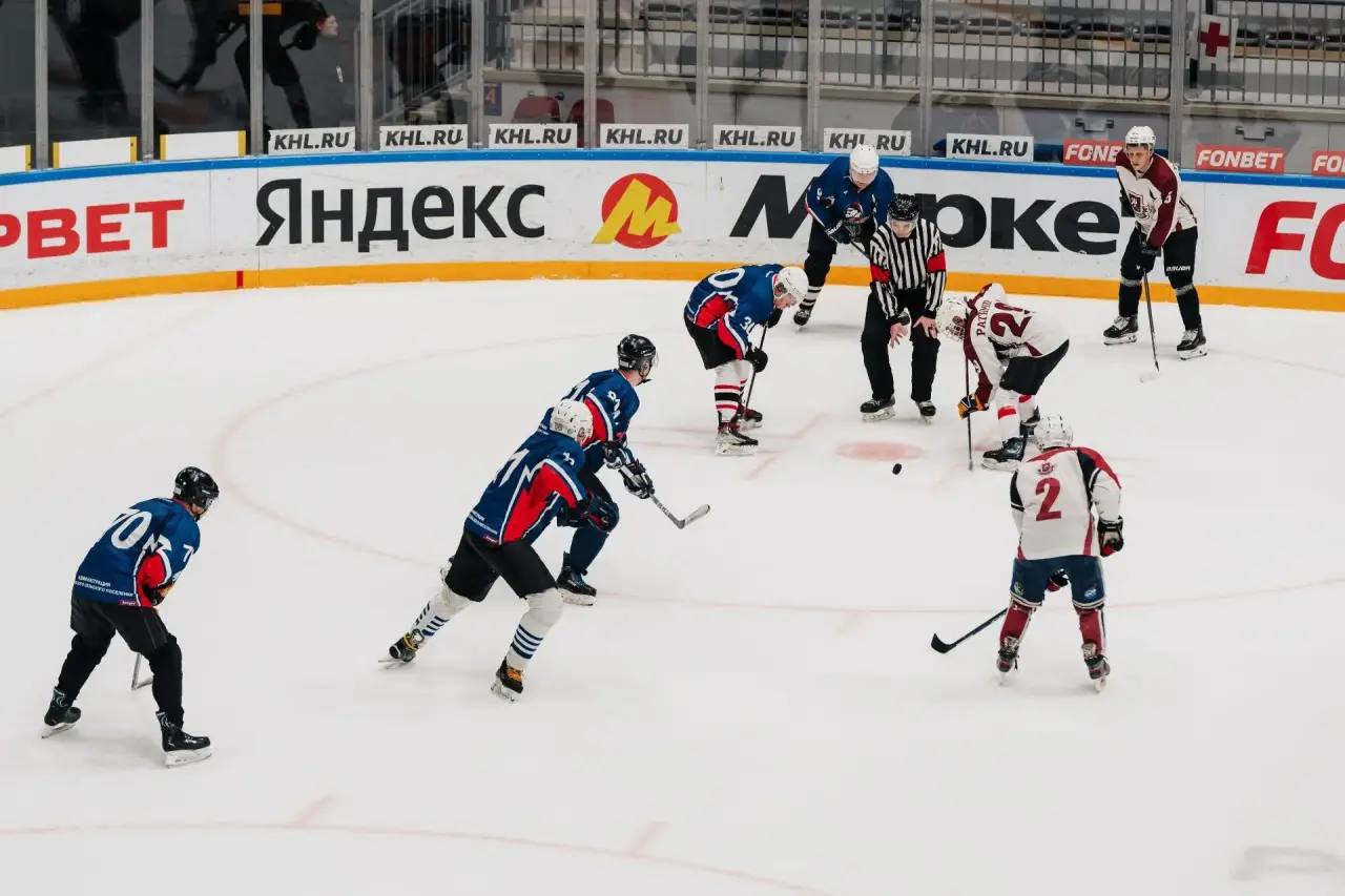 В Приморье сотрудники полиции стали призерами турнира по хоккею В Приморье сотрудники полиции стали призерами турнира по хоккею