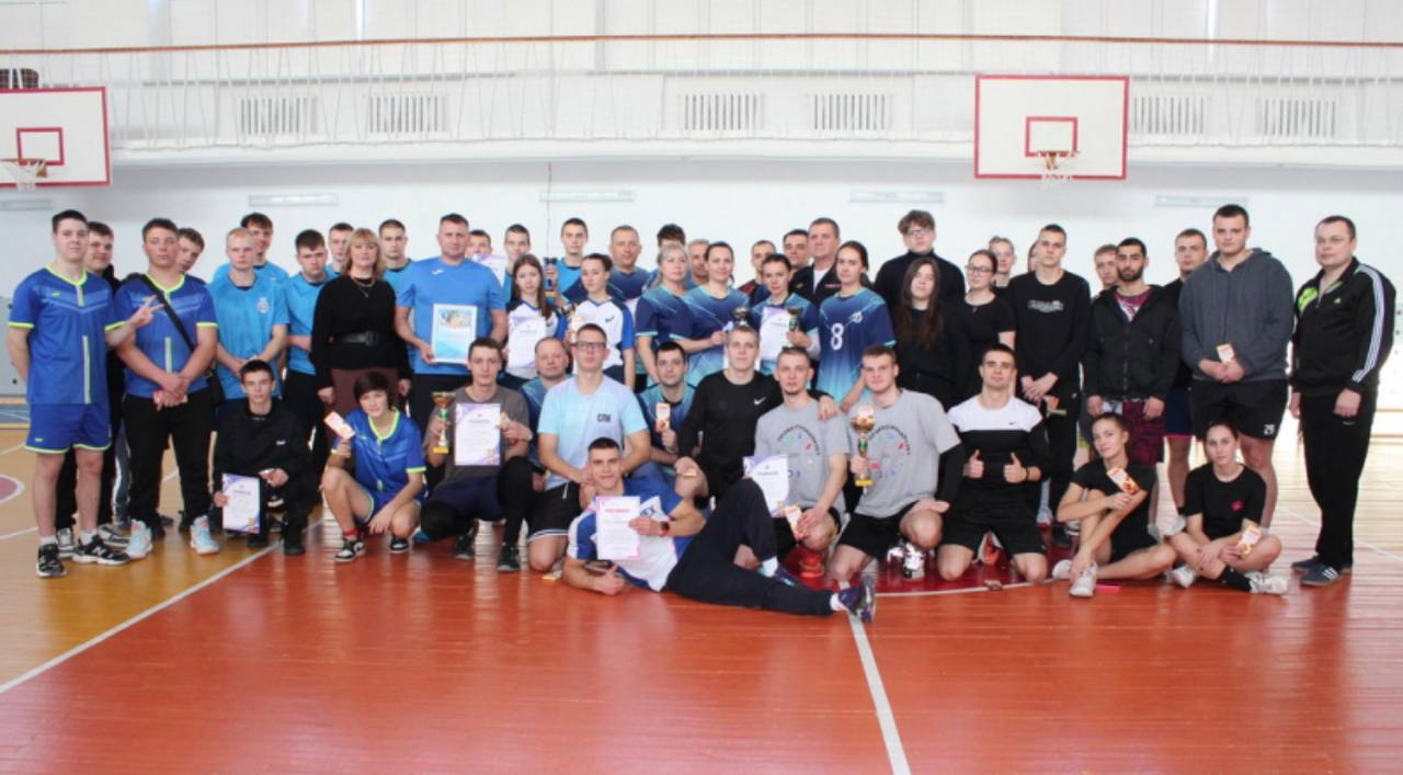 В Спасске-Дальнем полицейские провели акцию «Будь в форме» для студентов В Спасске-Дальнем полицейские провели акцию «Будь в форме» для студентов