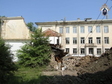 СКР Приморья завершил следствие о нарушении правил безопасности при ремонте школы, повлекшем обрушение