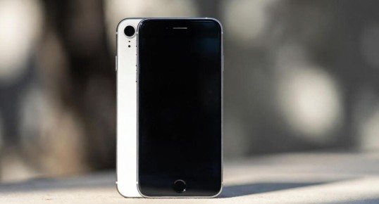 Apple ���������� ������ � iPhone ��� ��������� ������� ��-�� ������������ ������