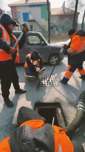 Продолжаем знакомить вас с теми, без кого жизнь в городе стала бы крайне некомфортной