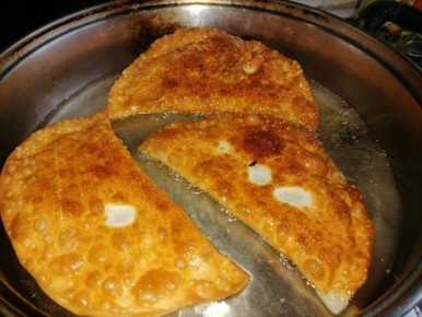 Три уникальных рецепта теста для идеальных чебуреков