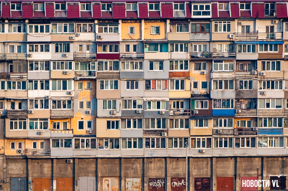 Убийства и покушения, гаражи, мансарда, рейдерские захваты и бесконечные суды: история владивостокских «фавел» на Нижнепортовой Убийства и покушения, гаражи, мансарда, рейдерские захваты и бесконечные суды: история владивостокских «фавел» на Нижнепортовой