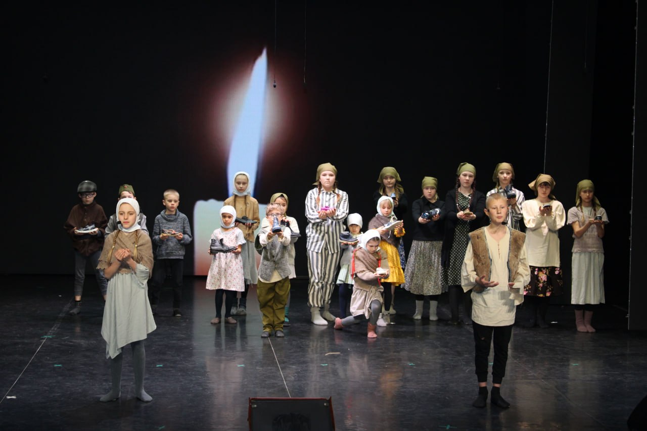 Фестиваль в ДК поселка Врангель объединил любителей театра и поэзии Фестиваль в ДК поселка Врангель объединил любителей театра и поэзии