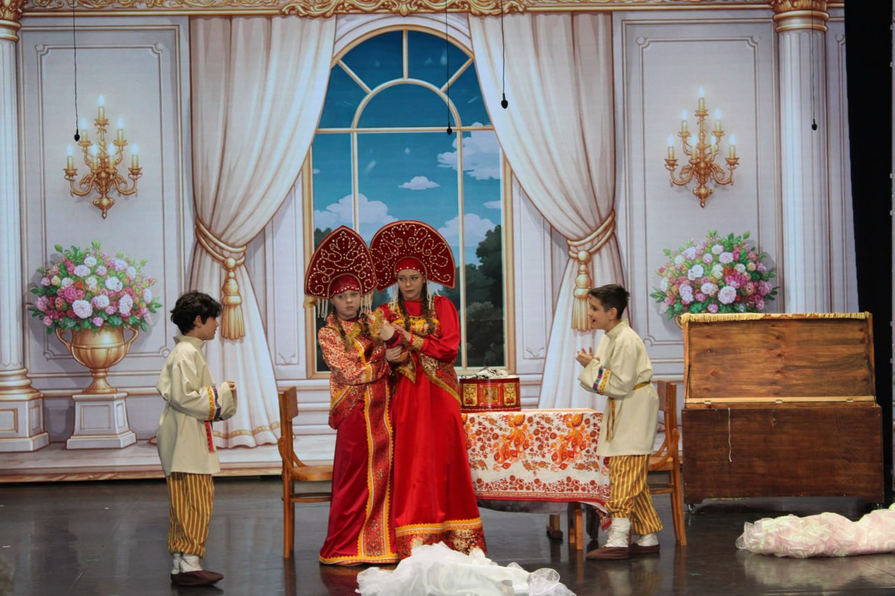 Фестиваль в ДК поселка Врангель объединил любителей театра и поэзии Фестиваль в ДК поселка Врангель объединил любителей театра и поэзии