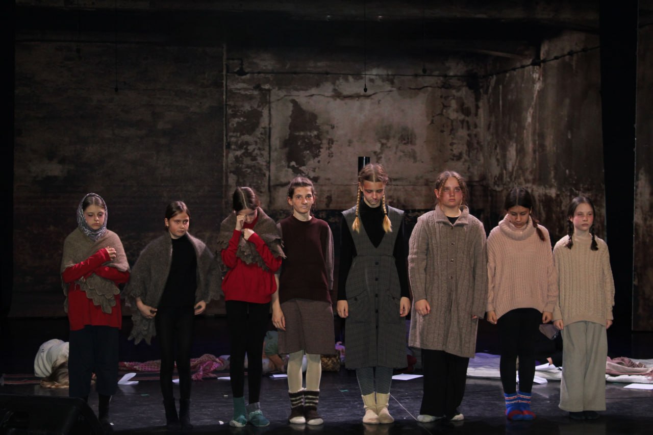 Фестиваль в ДК поселка Врангель объединил любителей театра и поэзии Фестиваль в ДК поселка Врангель объединил любителей театра и поэзии