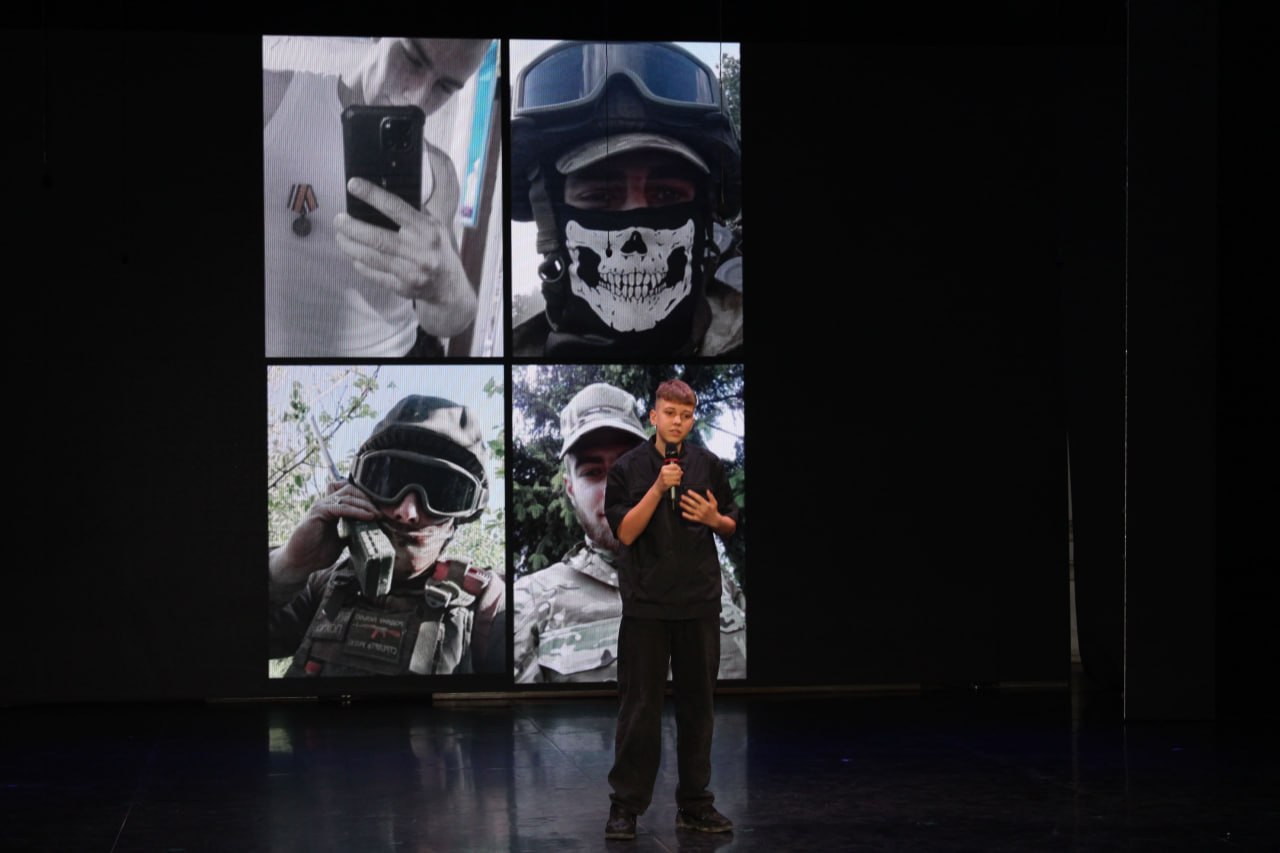 Фестиваль в ДК поселка Врангель объединил любителей театра и поэзии Фестиваль в ДК поселка Врангель объединил любителей театра и поэзии