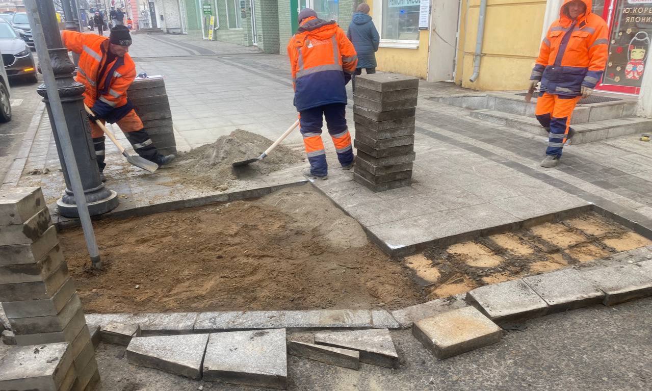 Дорожники «СГТ» ремонтируют пешеходные зоны на центральных улицах Владивостока Дорожники «СГТ» ремонтируют пешеходные зоны на центральных улицах Владивостока