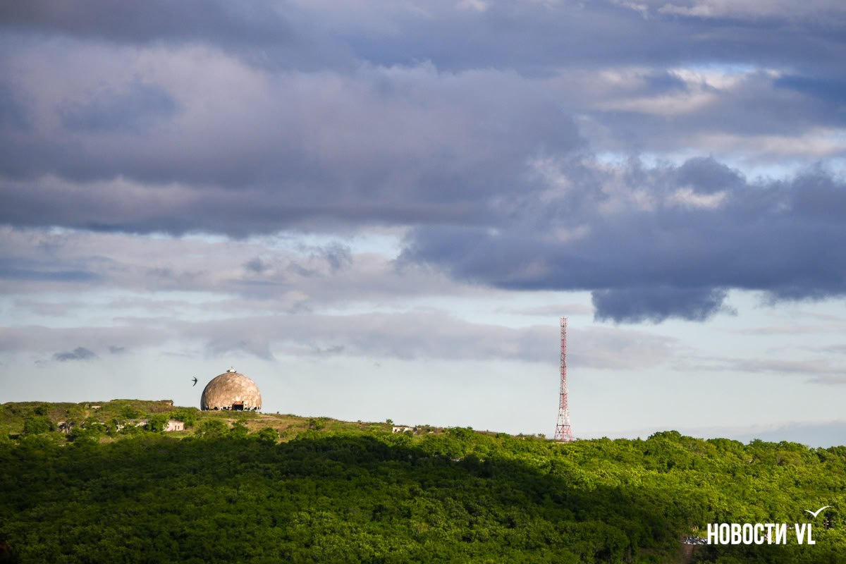 Администрация Владивостока посчитала незаконно установленным объектом «шарик ПВО» на Монастырской сопке