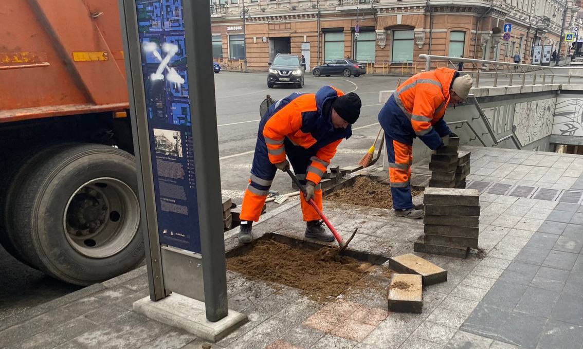 Дорожники «СГТ» ремонтируют пешеходные зоны на центральных улицах Владивостока Дорожники «СГТ» ремонтируют пешеходные зоны на центральных улицах Владивостока