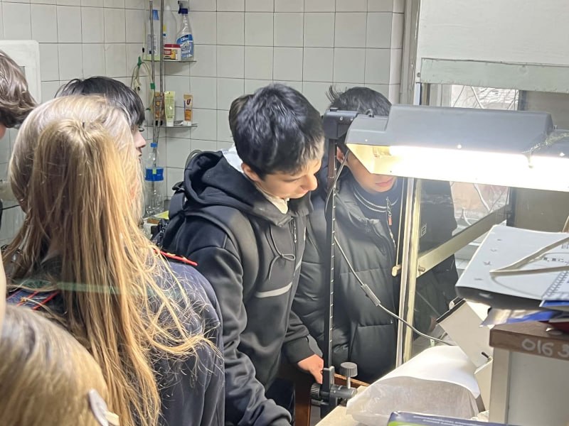 «Такая работа»: в Находке Приморского края эксперты-криминалисты рассказали школьникам о своей профессии «Такая работа»: в Находке Приморского края эксперты-криминалисты рассказали школьникам о своей профессии