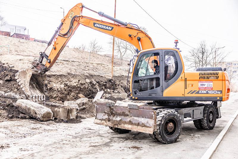 К восстановлению подпорных стен приступили на улицах Новожилова, 35 и Кипарисовой, 6 во Владивостоке К восстановлению подпорных стен приступили на улицах Новожилова, 35 и Кипарисовой, 6 во Владивостоке