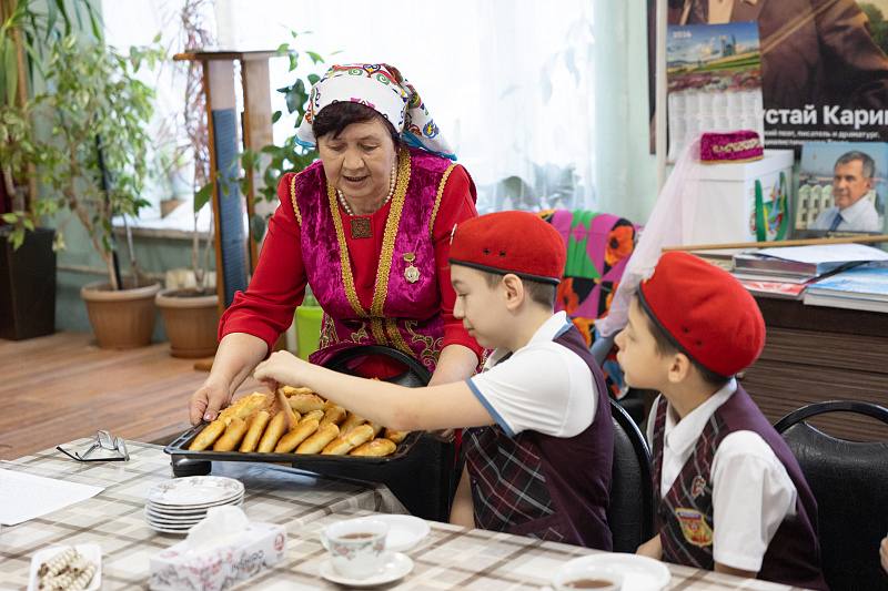 Школьникам Владивостока рассказывают о татаро-башкирской культуре
