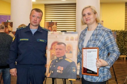 1 В Находке открылась фотовыставка портретов участников СВО «Свои. Находка»