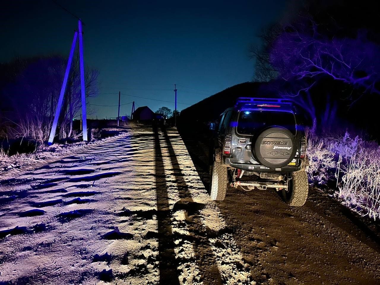В Уссурийске полицейские задержали водителя без прав, перевозившего пассажира на крыше и совершившего смертельное ДТП В Уссурийске полицейские задержали водителя без прав, перевозившего пассажира на крыше и совершившего смертельное ДТП