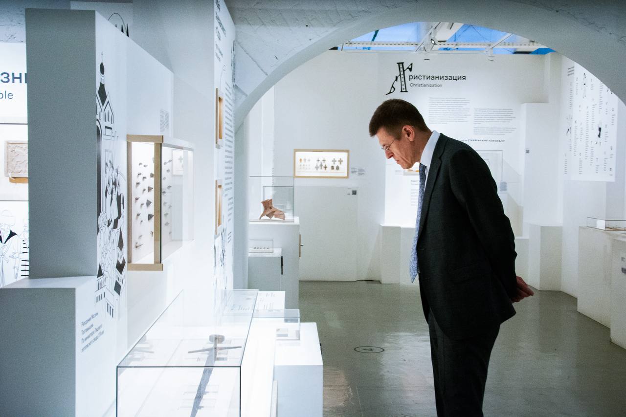 В Музее Москвы состоялась торжественная презентация клада серебряных монет, найденных на Берсеневской набережной В Музее Москвы состоялась торжественная презентация клада серебряных монет, найденных на Берсеневской набережной