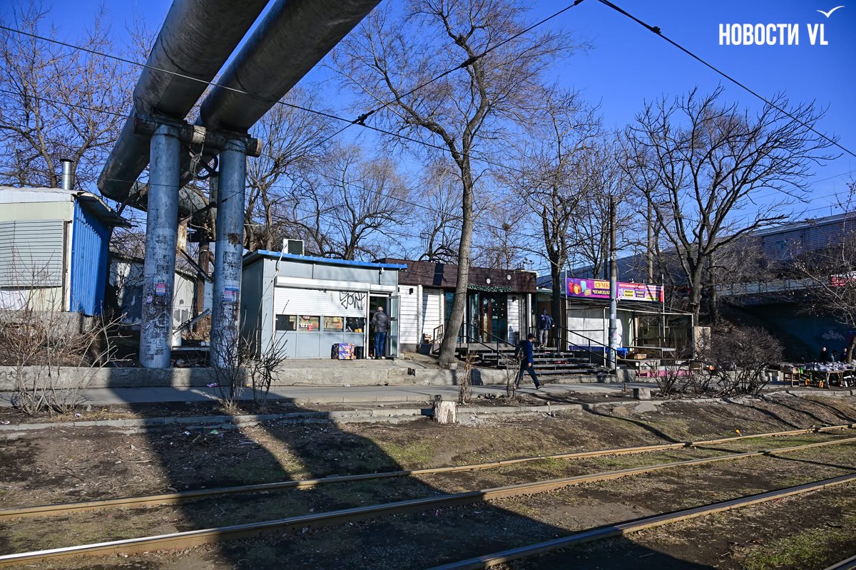 Власти Владивостока планируют снести кафе и зачистить от мелких торговых точек пространство между Спортивной и Луговой Власти Владивостока планируют снести кафе и зачистить от мелких торговых точек пространство между Спортивной и Луговой