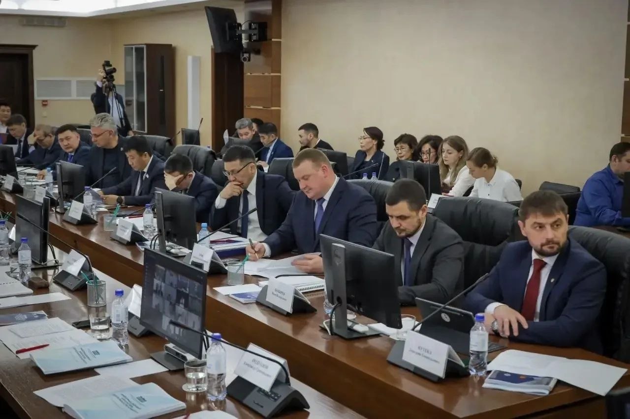 Дальний Восток формирует новую спортивную политику: итоги сессии в Якутске Дальний Восток формирует новую спортивную политику: итоги сессии в Якутске