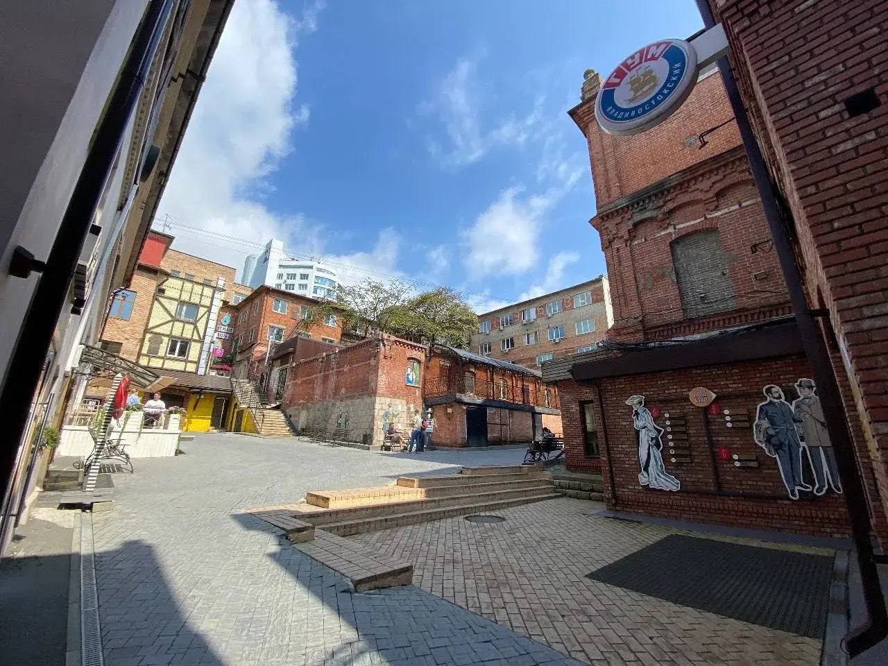 Зданию торгового дома «Кунст и Альберс» на Светланской, 33-35 сегодня исполняется 142 года Зданию торгового дома «Кунст и Альберс» на Светланской, 33-35 сегодня исполняется 142 года