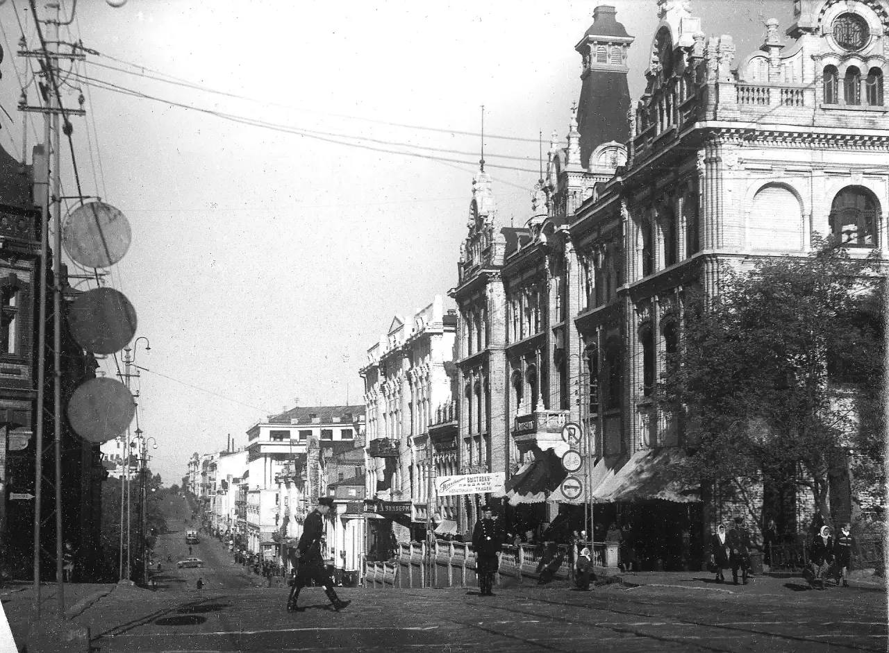 Зданию торгового дома «Кунст и Альберс» на Светланской, 33-35 сегодня исполняется 142 года Зданию торгового дома «Кунст и Альберс» на Светланской, 33-35 сегодня исполняется 142 года