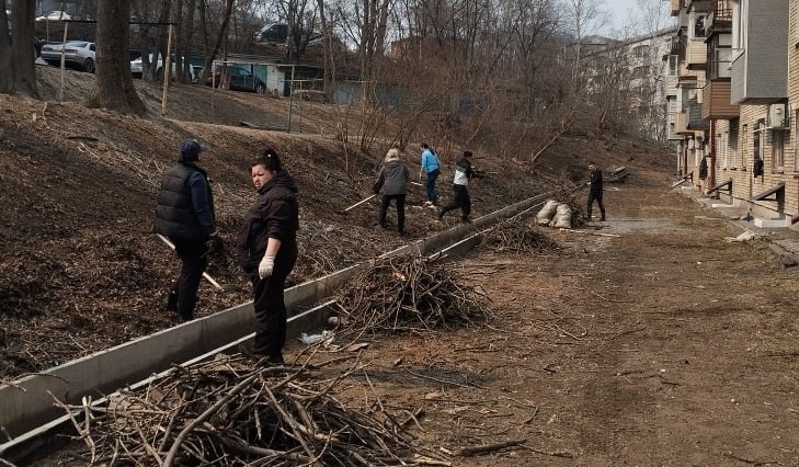 ТОСы Находки провели первые субботники ТОСы Находки провели первые субботники