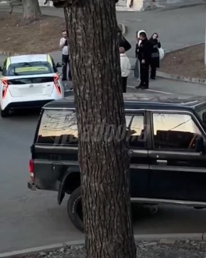 Водитель иномарки сбил подростка на мопеде во Владивостоке