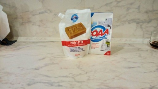 Как легко очистить стеклянные крышки сковород и кастрюль с помощью двух ингредиентов