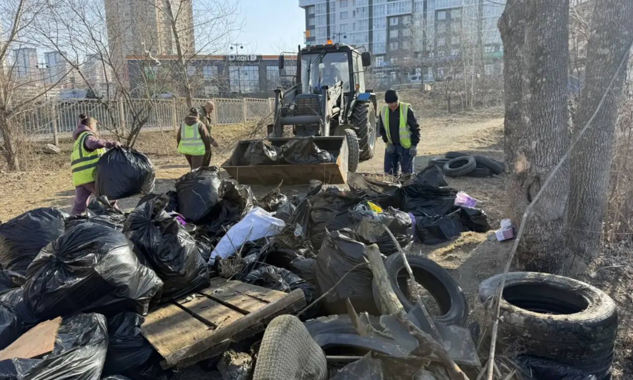 Сегодня во Владивостоке продолжаются работы по содержанию городской инфраструктуры и уборке территорий Сегодня во Владивостоке продолжаются работы по содержанию городской инфраструктуры и уборке территорий