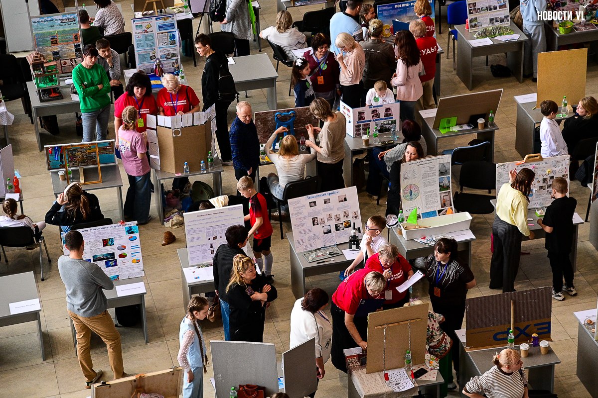 Силиконовые таба-лапки, черепашки с Сафонова и «настолка» по народам Приморья: ученики начальной школы представили свои свои проекты во Владивостоке