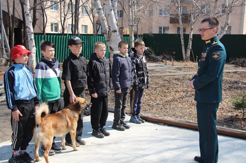 Школьники Уссурийска на каникулах изучили военное дело под руководством силовиков и Общественного совета Школьники Уссурийска на каникулах изучили военное дело под руководством силовиков и Общественного совета