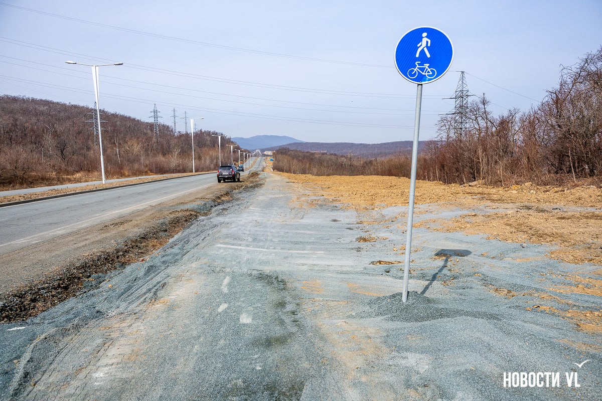 Новый маршрут, старые раскопки, видовая и мост: в каком состоянии велодорожки Русского острова встречают этот сезон Новый маршрут, старые раскопки, видовая и мост: в каком состоянии велодорожки Русского острова встречают этот сезон