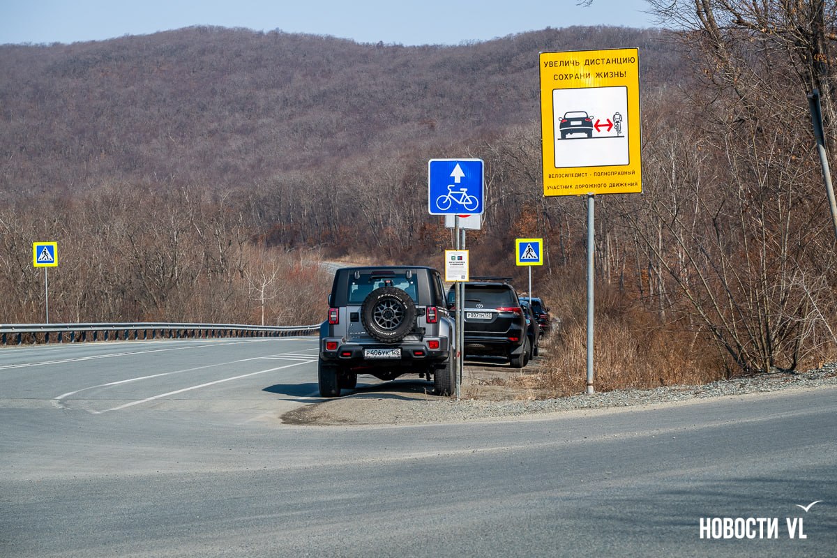 Новый маршрут, старые раскопки, видовая и мост: в каком состоянии велодорожки Русского острова встречают этот сезон