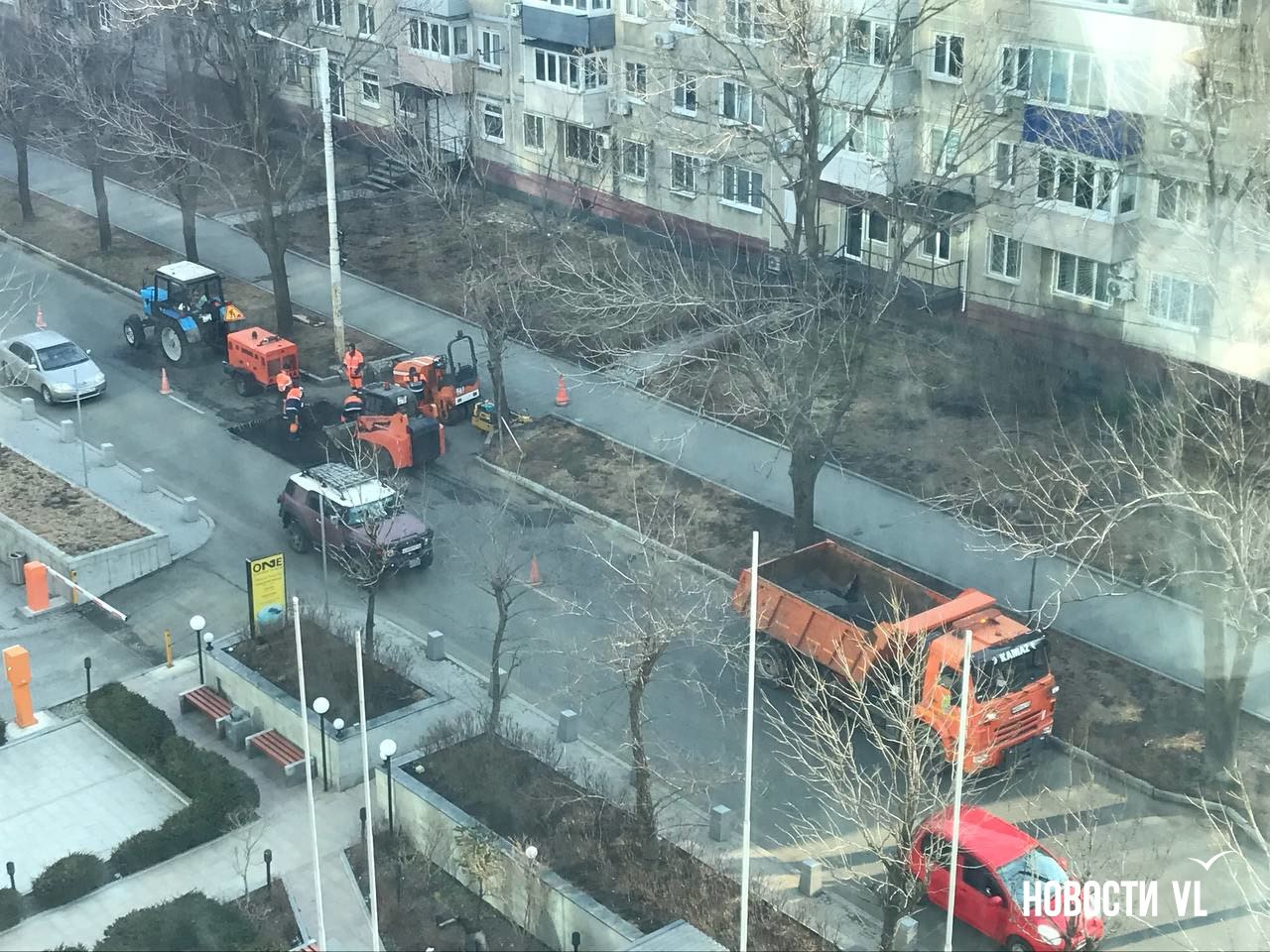 «Яму Шестакова» в районе Енисейской, 18 сегодня заделывают «Яму Шестакова» в районе Енисейской, 18 сегодня заделывают