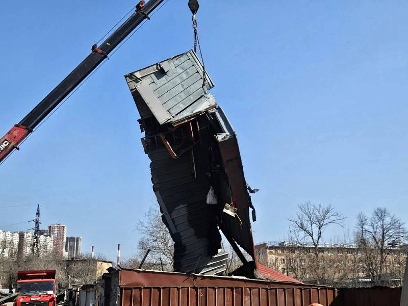 Во Владивостоке за месяц убрали 140 незаконных объектов Во Владивостоке за месяц убрали 140 незаконных объектов