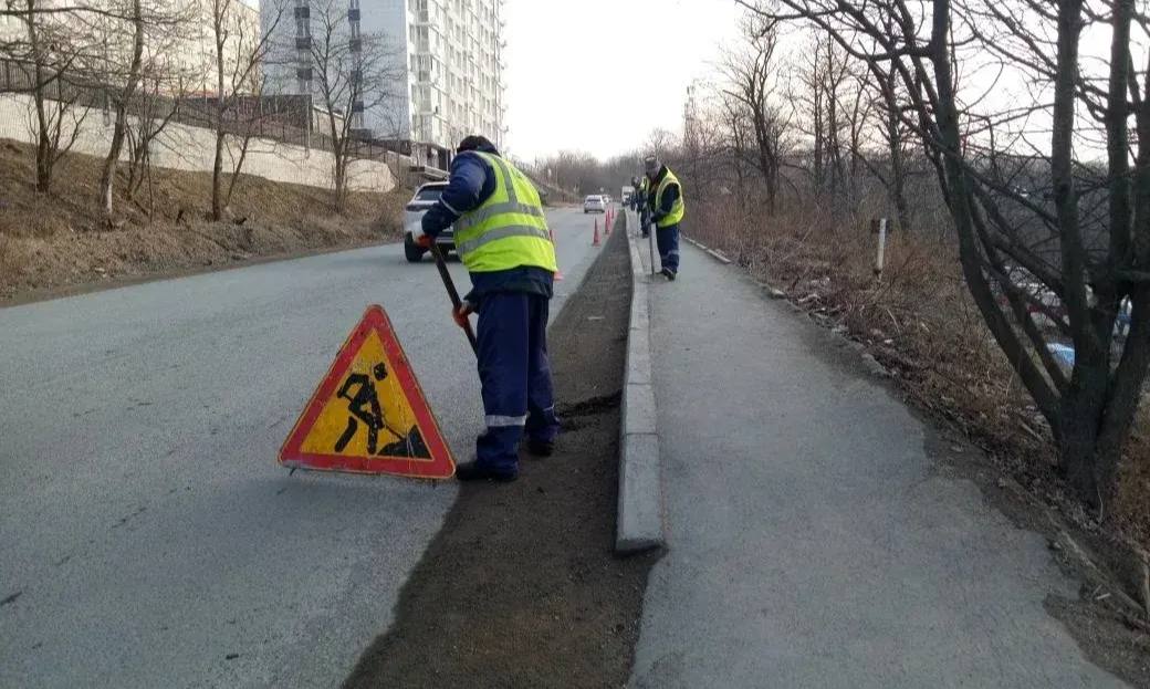 Сегодня во Владивостоке: работы на инженерных сетях, дорожной инфраструктуре, демонтаж объектов и санитарная уборка Сегодня во Владивостоке: работы на инженерных сетях, дорожной инфраструктуре, демонтаж объектов и санитарная уборка