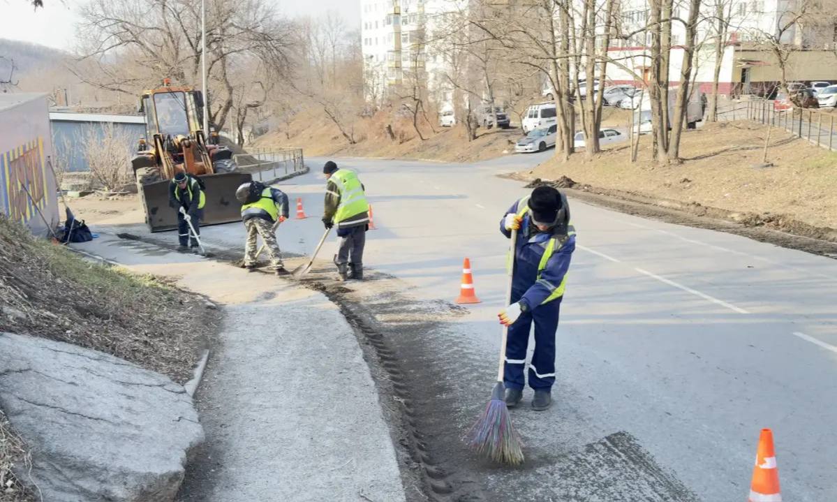 Сегодня во Владивостоке: работы на инженерных сетях, дорожной инфраструктуре, демонтаж объектов и санитарная уборка Сегодня во Владивостоке: работы на инженерных сетях, дорожной инфраструктуре, демонтаж объектов и санитарная уборка