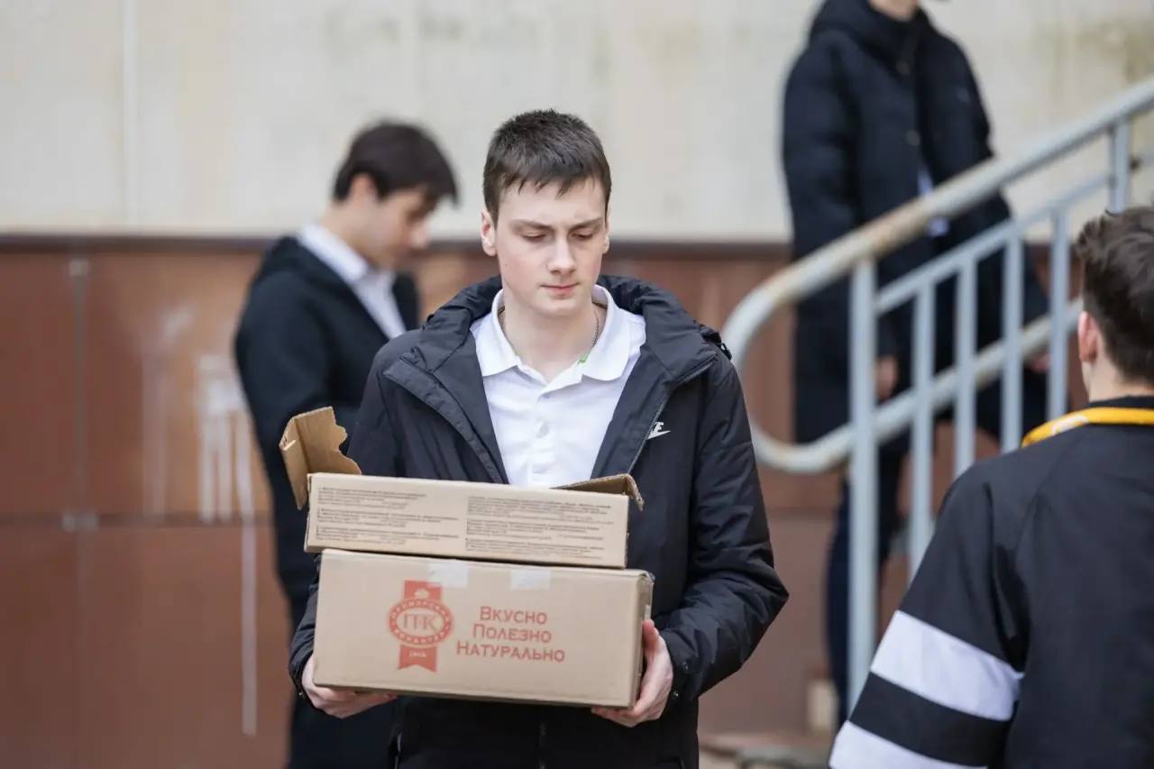 Ненужную бумагу и пластик – на нужное дело: школьники Владивостока собрали более 18 тонн бытовых отходов Ненужную бумагу и пластик – на нужное дело: школьники Владивостока собрали более 18 тонн бытовых отходов