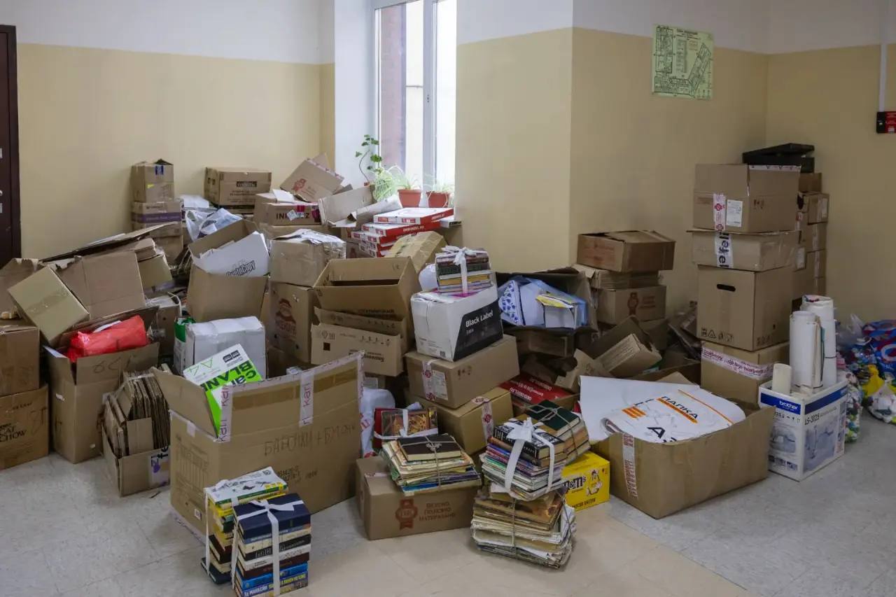 Ненужную бумагу и пластик – на нужное дело: школьники Владивостока собрали более 18 тонн бытовых отходов Ненужную бумагу и пластик – на нужное дело: школьники Владивостока собрали более 18 тонн бытовых отходов