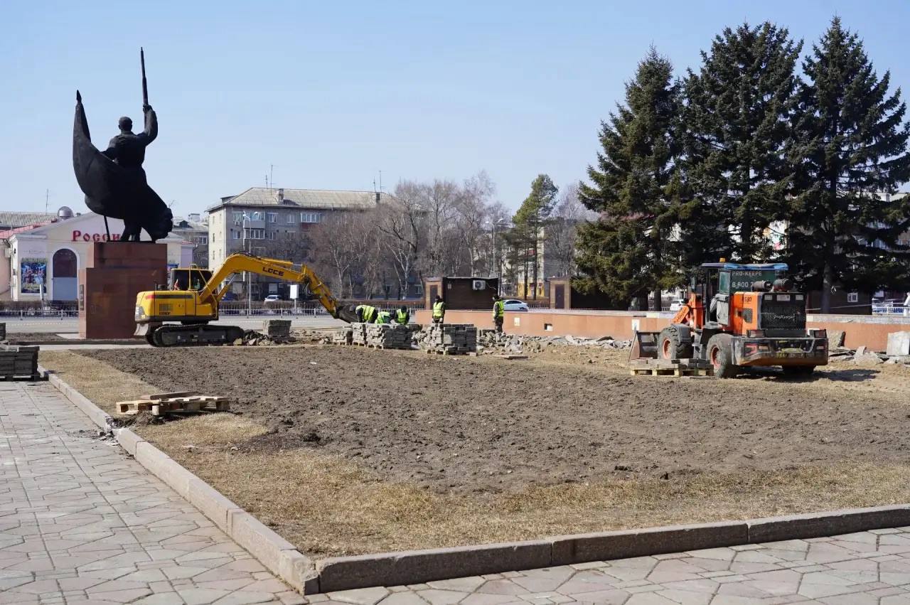 В Уссурийске стартовало благоустройство парка на Володарского и центральной площади
