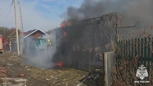 Взрыв газового баллона уничтожил дачный домик на севере Приморья