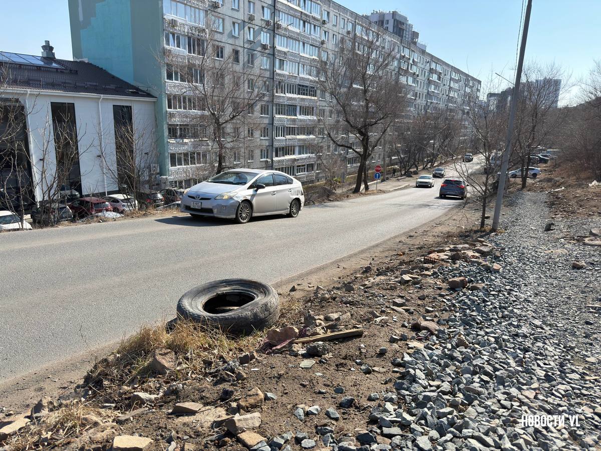 На Харьковской почти полгода не могут закрыть колодец На Харьковской почти полгода не могут закрыть колодец