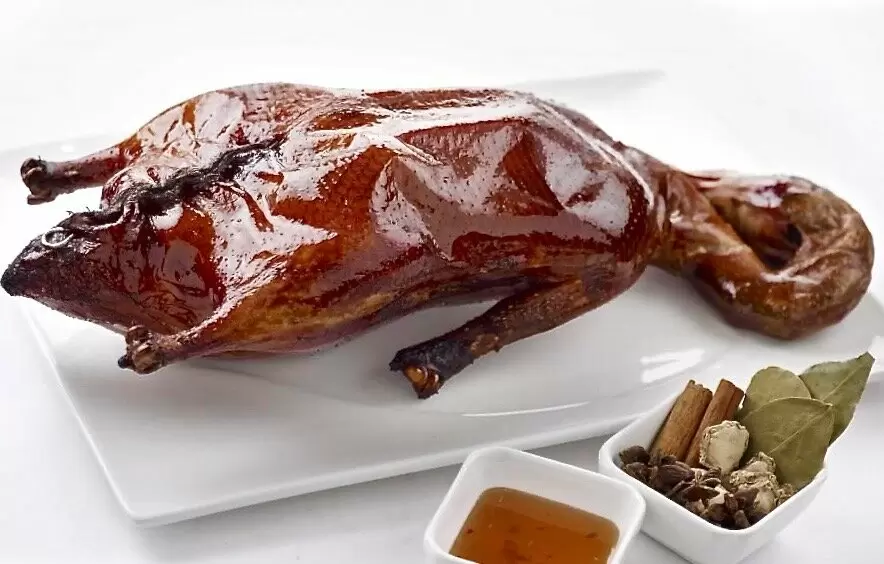 Утка по-пекински: Как создать кулинарный шедевр в домашних условиях