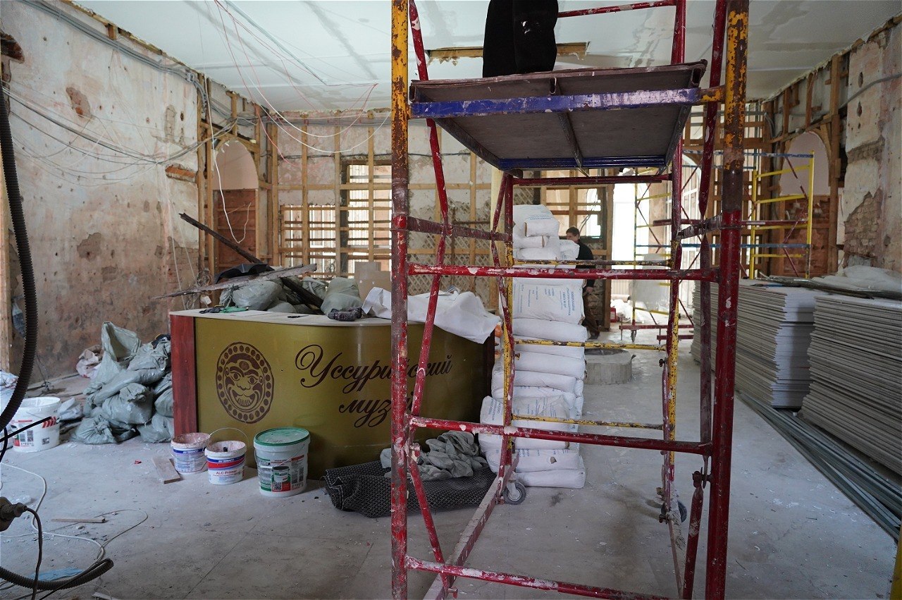 Ремонт в музее Уссурийска: как продвигается обновление здания-памятника Ремонт в музее Уссурийска: как продвигается обновление здания-памятника