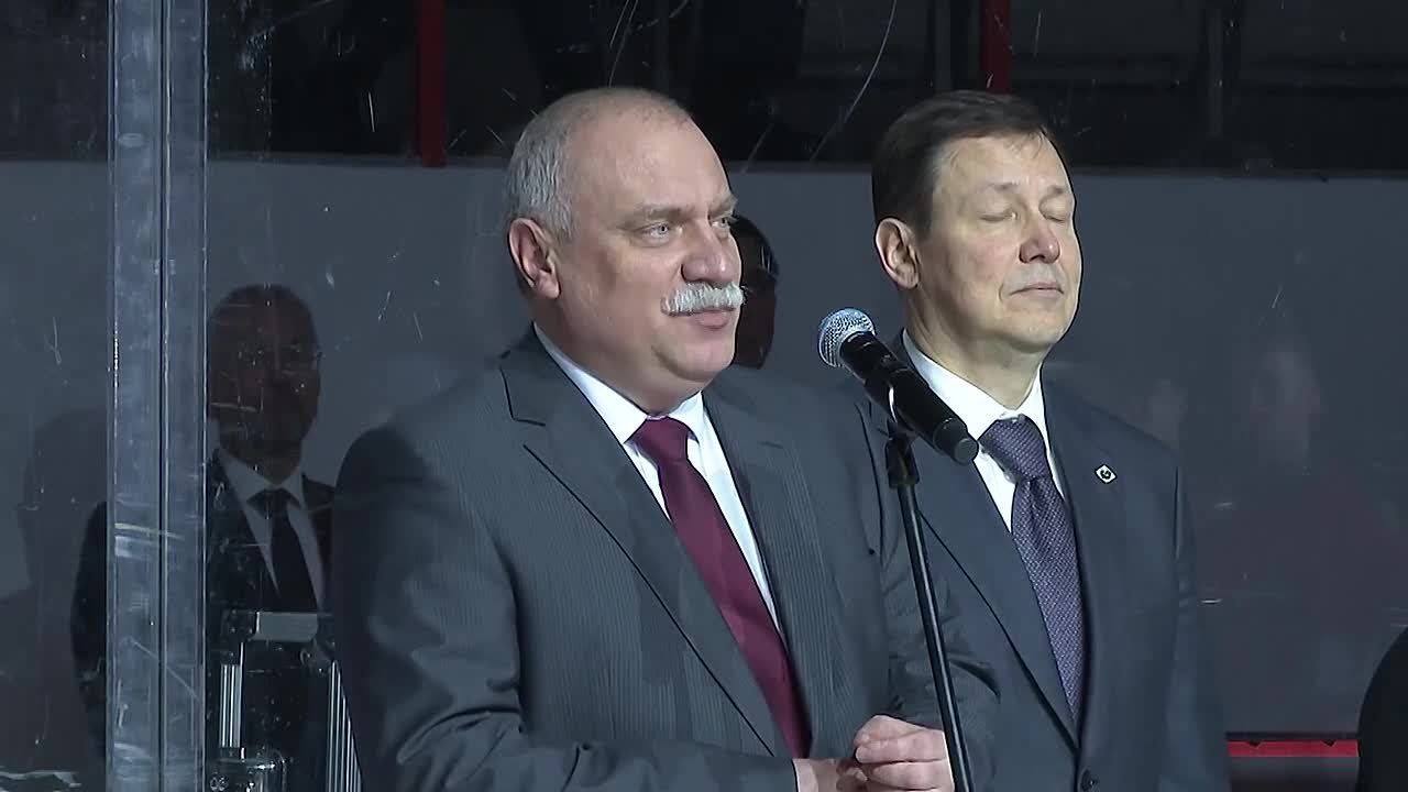 На главной спортивной площадке соседнего Хабаровска «Платинум-Арена» сегодня стартовал хоккейный турнир памяти подполковника Романа Клиза