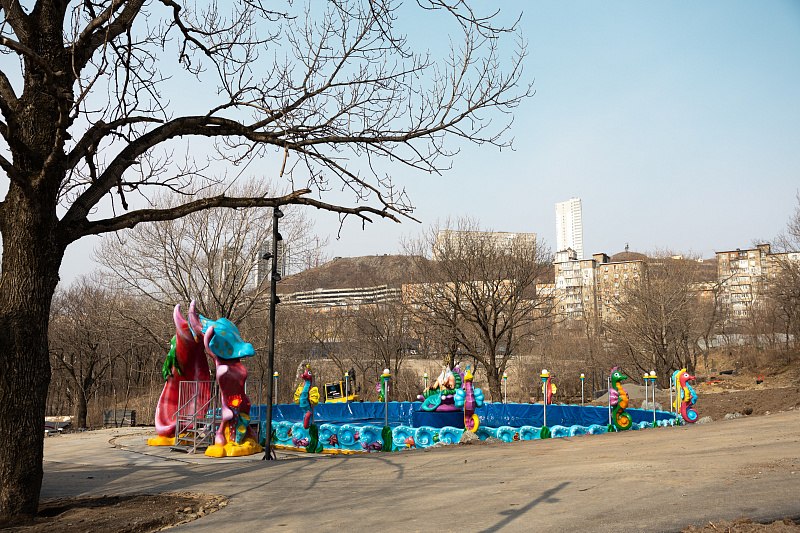 В Минный городок завезли все детские аттракционы В Минный городок завезли все детские аттракционы