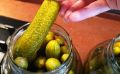Вкус детства: секрет хрустящих соленых огурцов по советскому рецепту