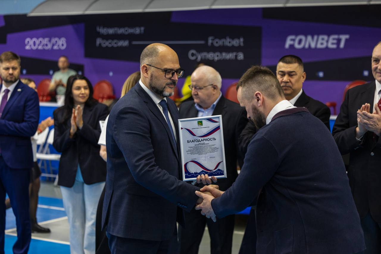 Во Владивостоке проходят соревнования по киокушинкай каратэ «Железный кулак» Во Владивостоке проходят соревнования по киокушинкай каратэ «Железный кулак»