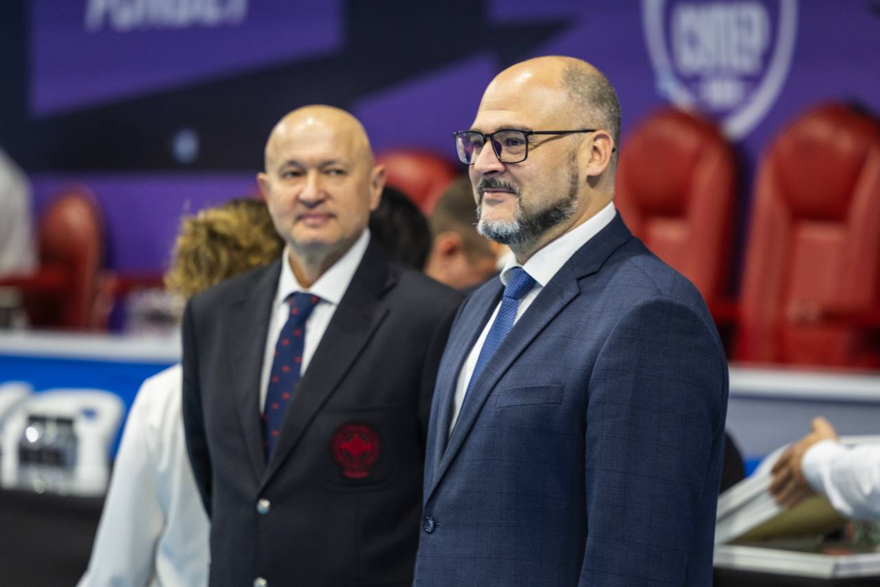 Во Владивостоке проходят соревнования по киокушинкай каратэ «Железный кулак» Во Владивостоке проходят соревнования по киокушинкай каратэ «Железный кулак»