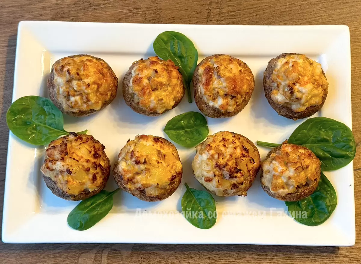 Шампиньоны с ананасом: неожиданный рецепт для праздничного стола